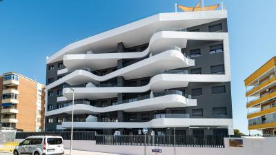 Ocean Dream – Luxury apartments on the beach in Punta Prima in España Casas